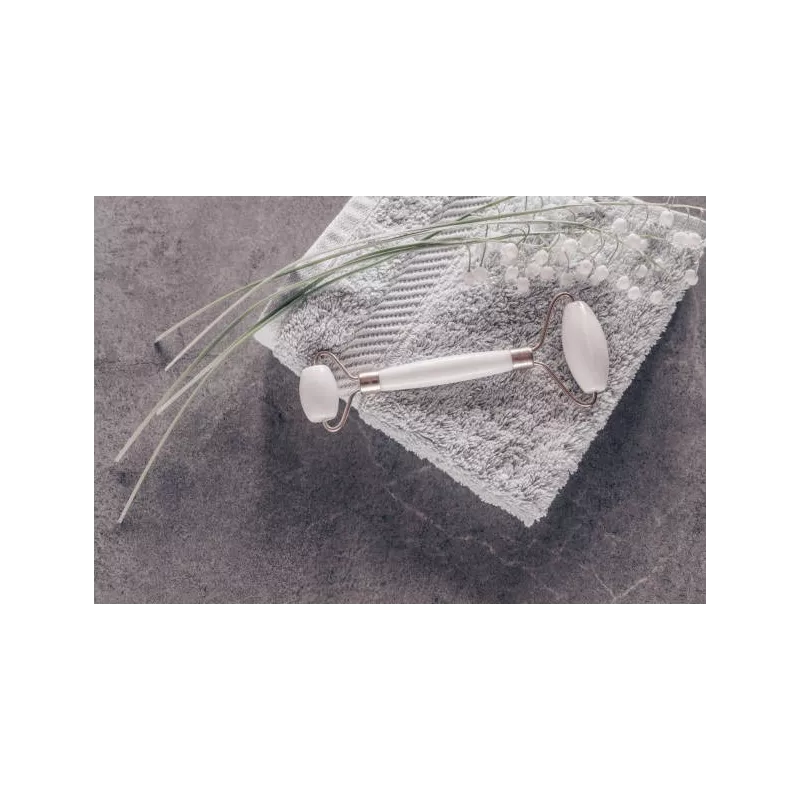 Rouleau de beauté de quartz blanc pur pour le visage - Fait main