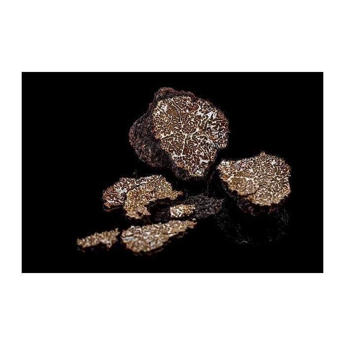 Slices of dried black truffle from Périgord - direct producer